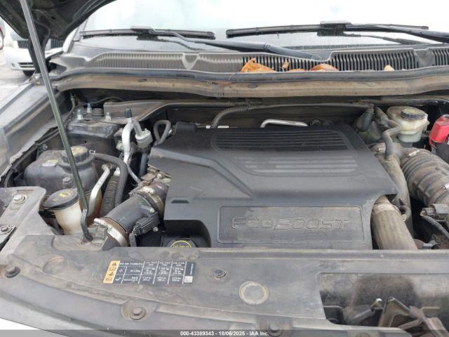 Ford Explorer Platinum Image 6