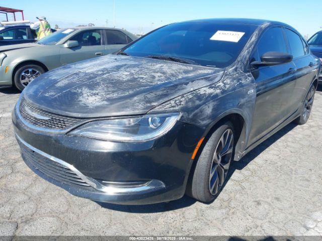 Chrysler 200 S Image 3