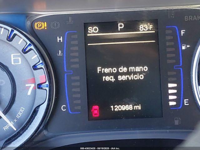 Chrysler 200 S Image 6