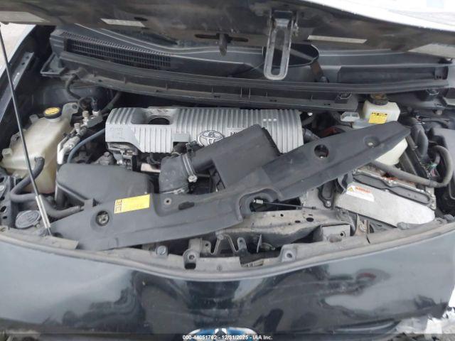 Toyota Prius Iii Image 2