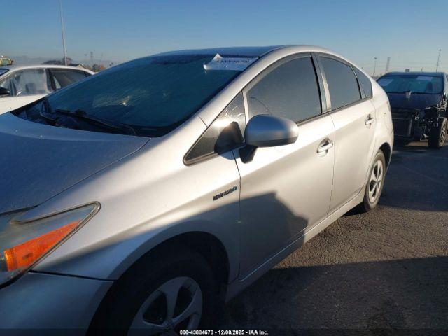 Toyota Prius Two Image 3