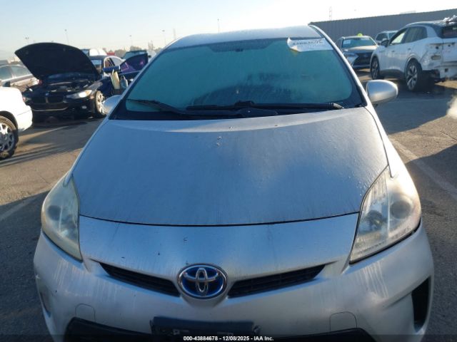 Toyota Prius Two Image 15