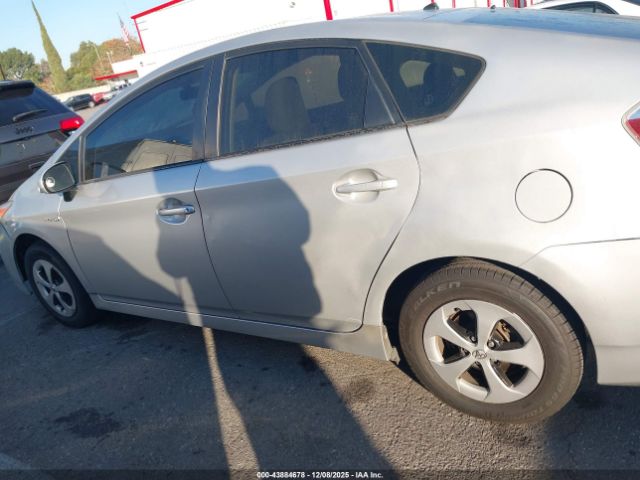 Toyota Prius Two Image 10