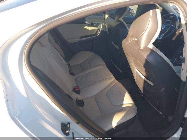 Volvo S60 T5 Image 16