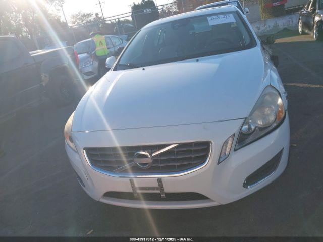 Volvo S60 T5 Image 3