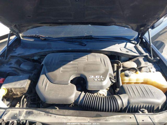 Chrysler 300 Image 7