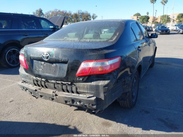 Toyota Camry Le Image 8