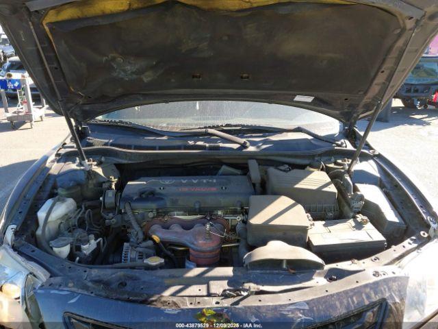 Toyota Camry Le Image 2