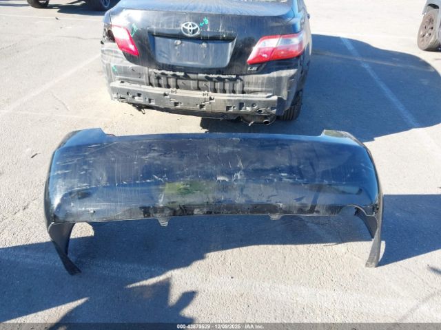 Toyota Camry Le Image 12