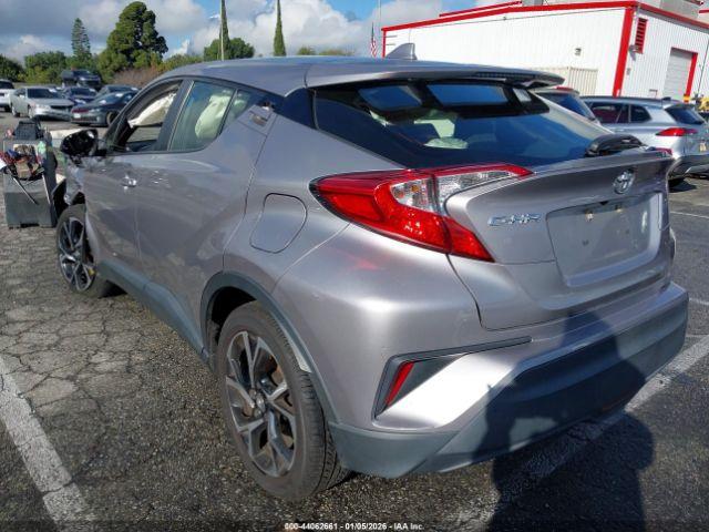 Toyota C-HR Xle Premium Image 4