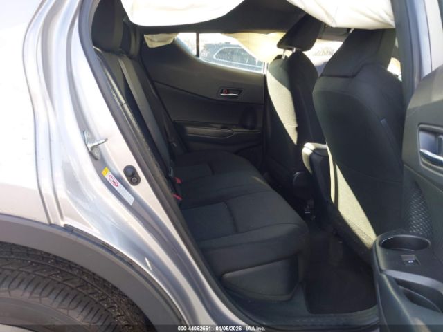 Toyota C-HR Xle Premium Image 16