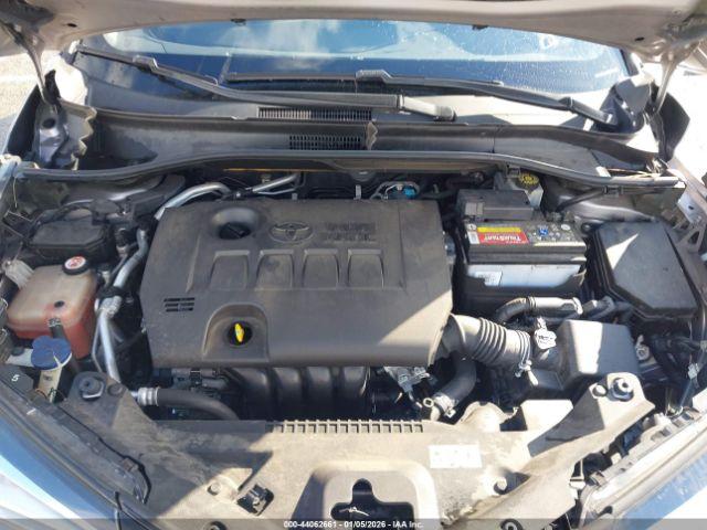 Toyota C-HR Xle Premium Image 11