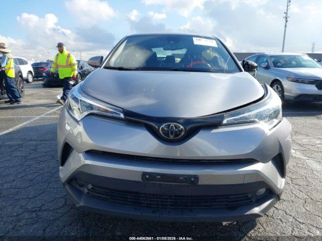 Toyota C-HR Xle Premium Image 5