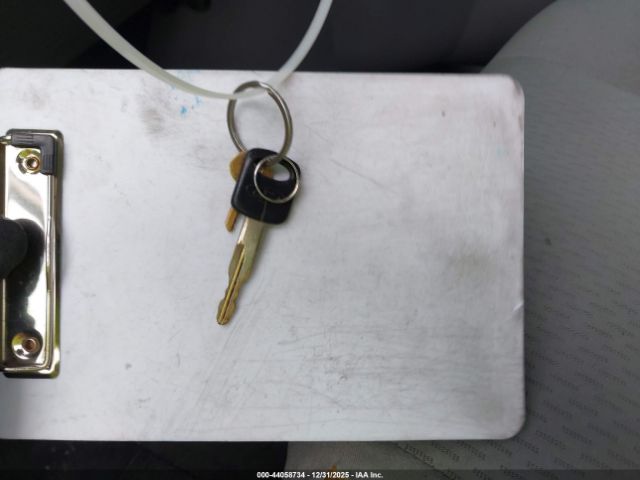 Ford E-350 Xlt Image 11