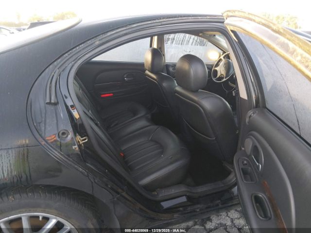 Chrysler 300M Image 2