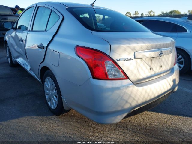 Nissan Versa 1.6 S Image 15