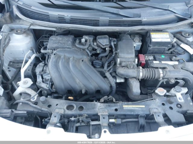 Nissan Versa 1.6 S Image 4