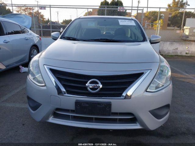 Nissan Versa 1.6 S Image 6