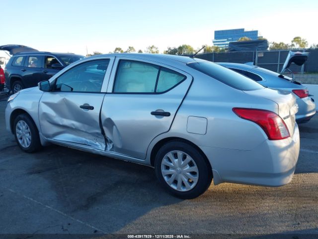 Nissan Versa 1.6 S Image 14