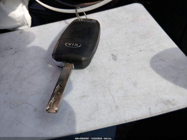 Kia Optima Lx Image 9