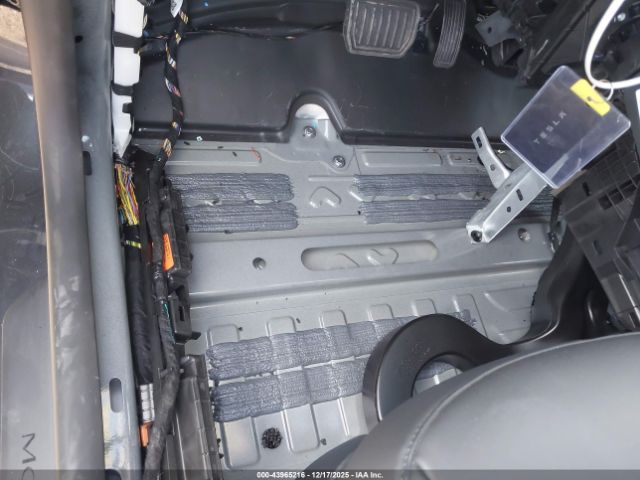 Tesla Model Y Long Range Dual Motor All-wheel Drive Image 6