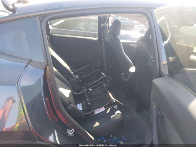 Tesla Model Y Long Range Dual Motor All-wheel Drive Image 18