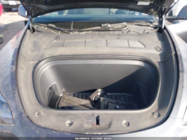 Tesla Model Y Long Range Dual Motor All-wheel Drive Image 13