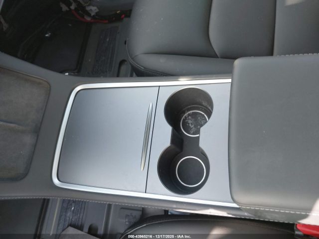 Tesla Model Y Long Range Dual Motor All-wheel Drive Image 16