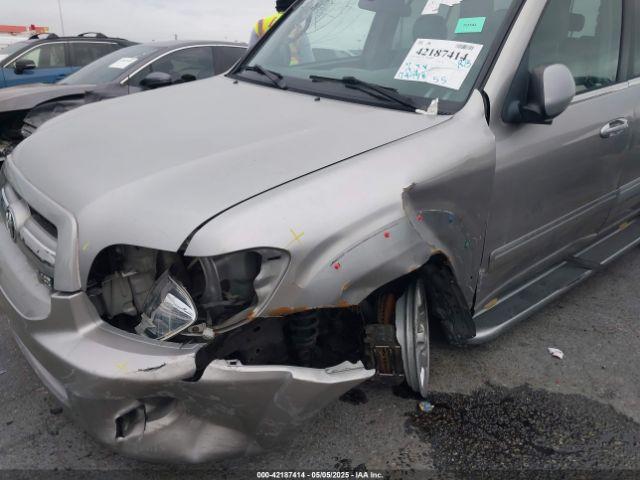 Toyota Sequoia Sr5 V8 Image 9