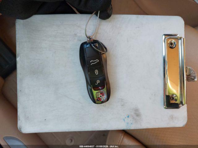 Porsche Macan S Image 16