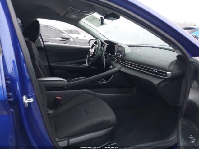 Hyundai ELANTRA Sel Image 16