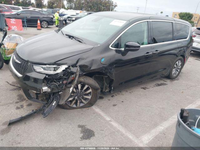 Chrysler Pacifica Touring L Image 7
