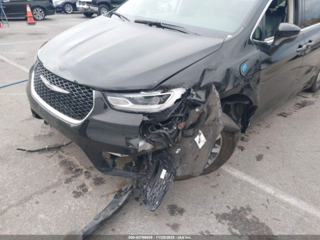 Chrysler Pacifica Touring L Image 6