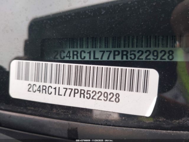 Chrysler Pacifica Touring L Image 12