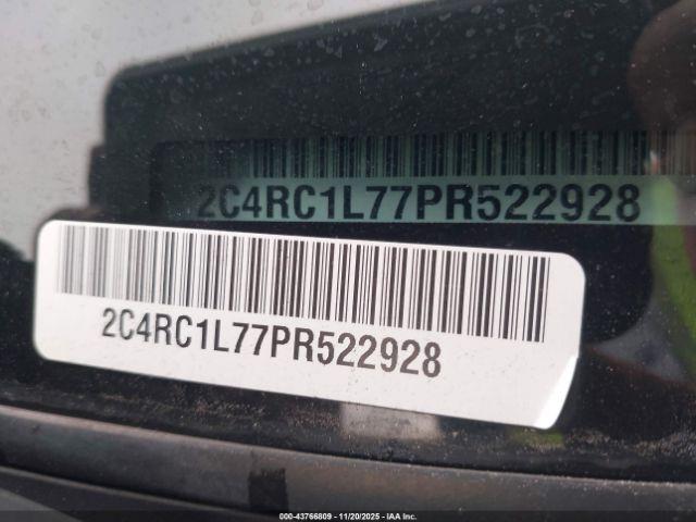 Chrysler Pacifica Touring L Image 12