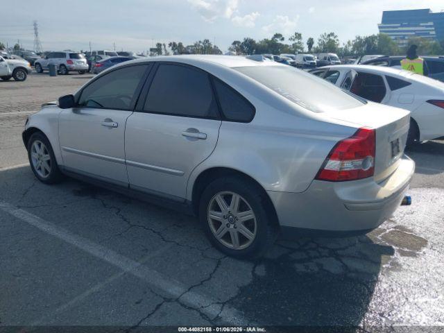 Volvo S40 2.4i Image 8