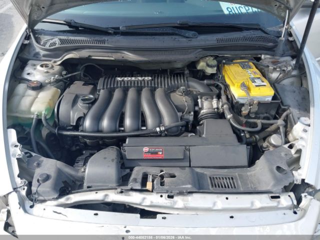 Volvo S40 2.4i Image 9