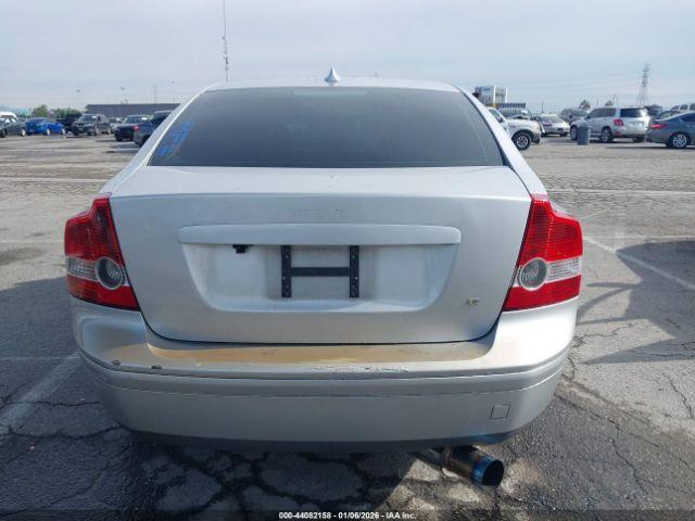 Volvo S40 2.4i Image 15