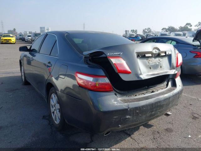 Toyota Camry Xle V6 Image 2