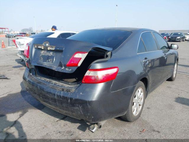 Toyota Camry Xle V6 Image 6