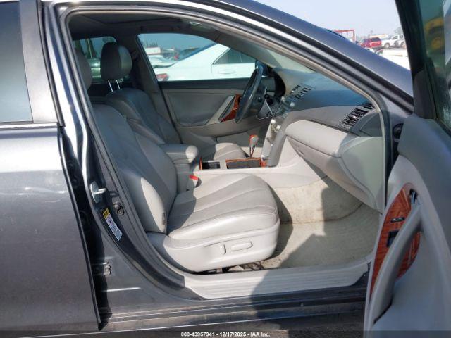 Toyota Camry Xle V6 Image 4