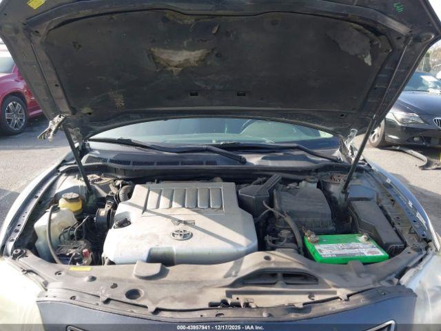 Toyota Camry Xle V6 Image 8