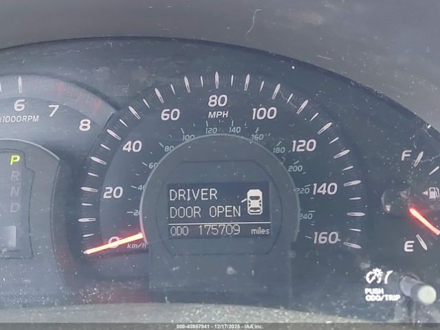 Toyota Camry Xle V6 Image 11