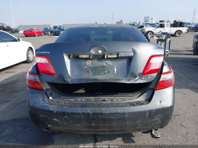 Toyota Camry Xle V6 Image 13