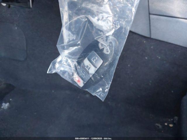 INFINITI G37 Journey Image 14