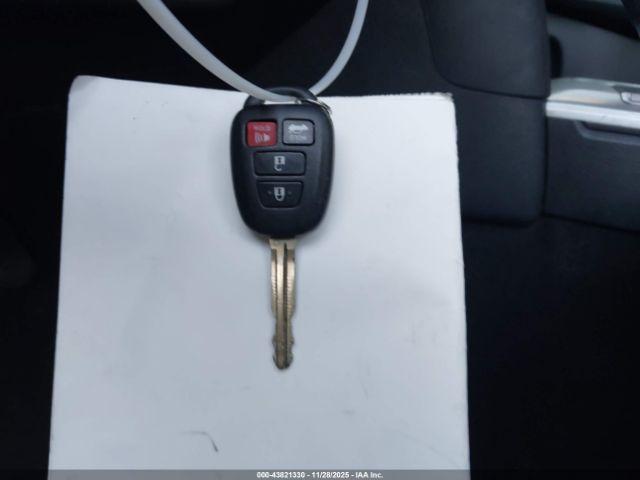 Toyota Camry Se Sport Image 9