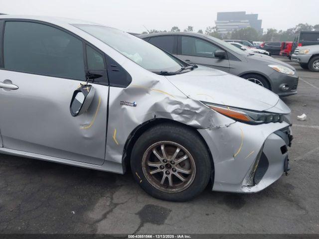 Toyota Prius Prime Premium Image 15