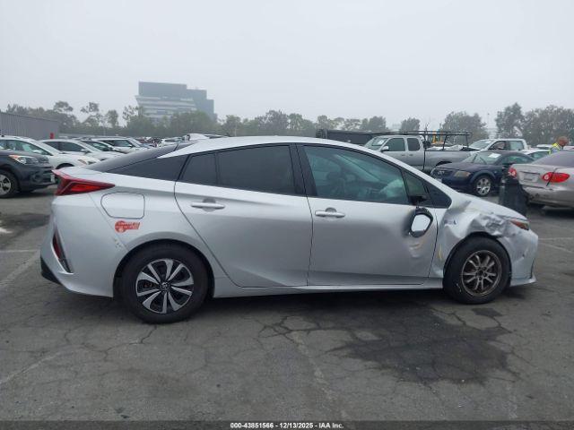 Toyota Prius Prime Premium Image 16