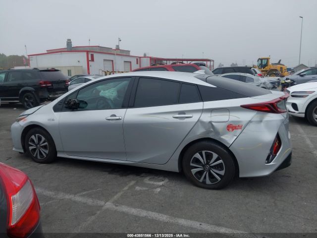 Toyota Prius Prime Premium Image 12