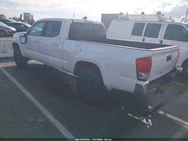 Toyota Tacoma Sr5 V6 Image 2